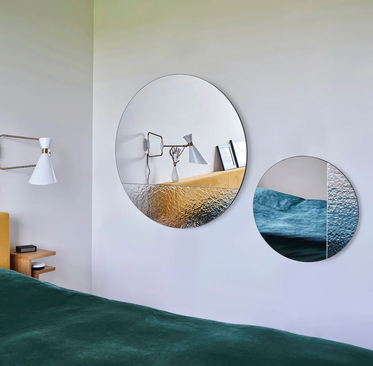 Luxury wall mirror Ø 96 cm - Round mirror with structured surface - Living room mirror - Cloakroom mirror - Luxury quality