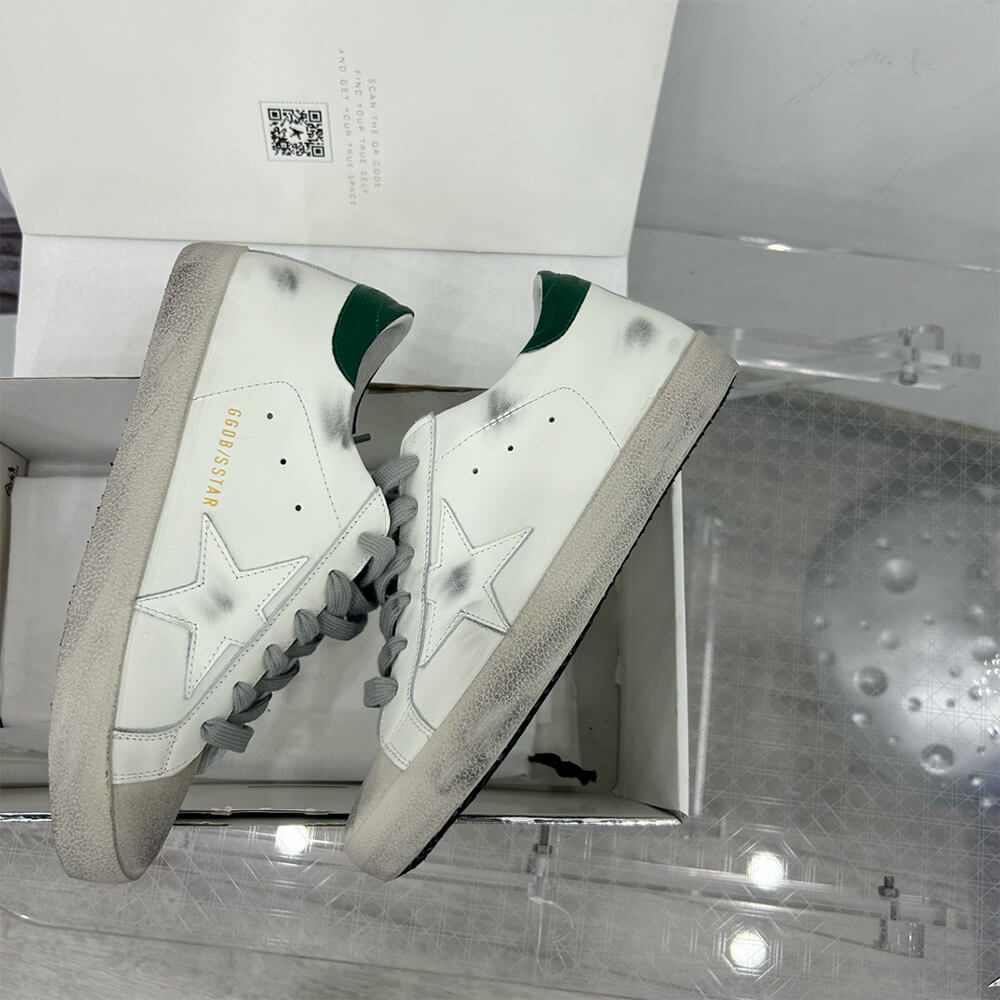 Golden Goose Sneakers - Top Club