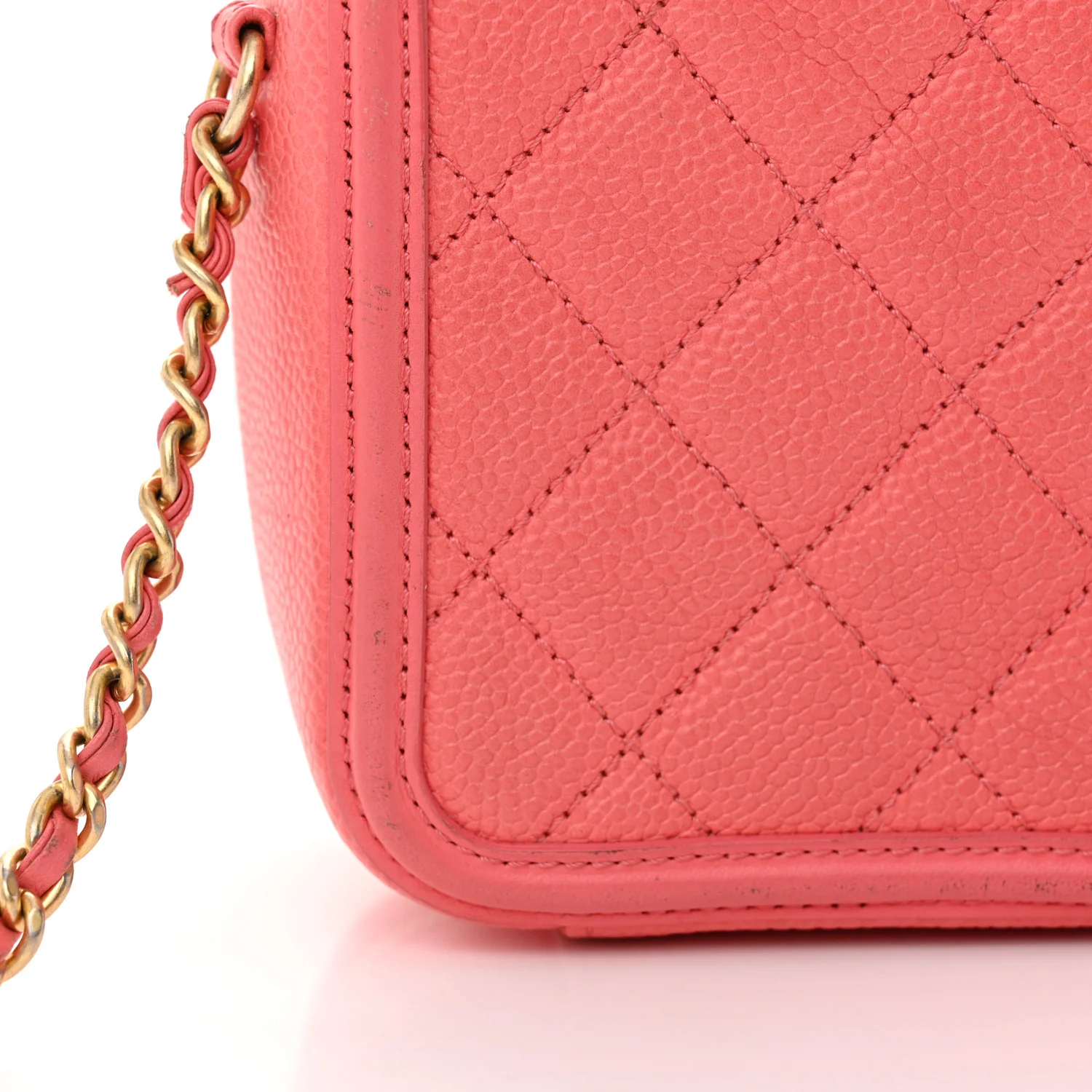 Caviar Quilted Small CC Filigree Vanity Case Coral - Top Club