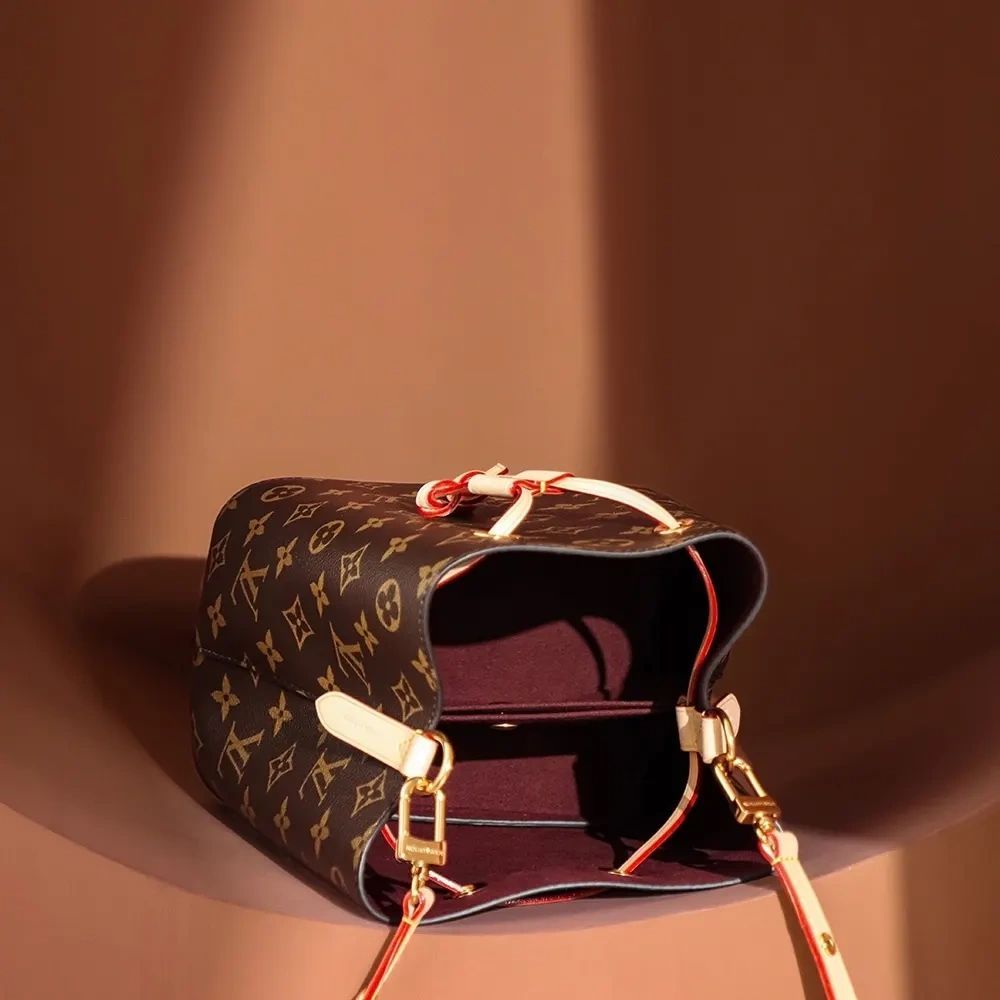 Louis neonoe bb mini bag size : 20??20??13 cm