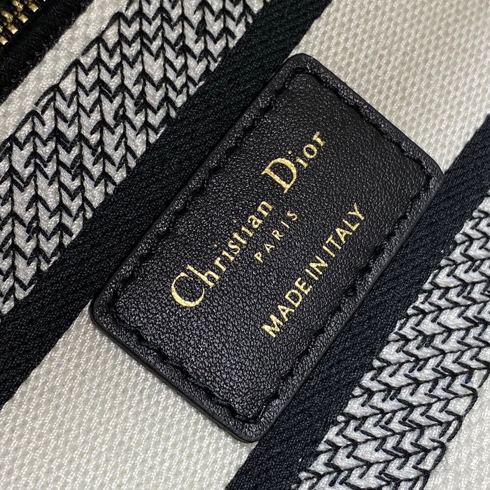 Dior Medium Lady D-Lite Bag - Top Club