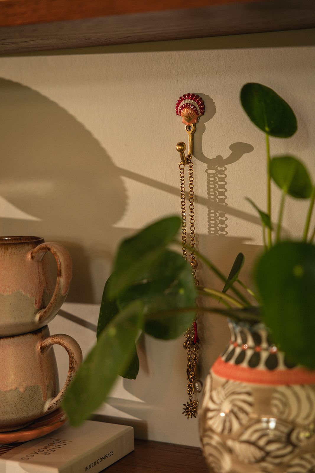 Goudkleurige wandhaak schelp