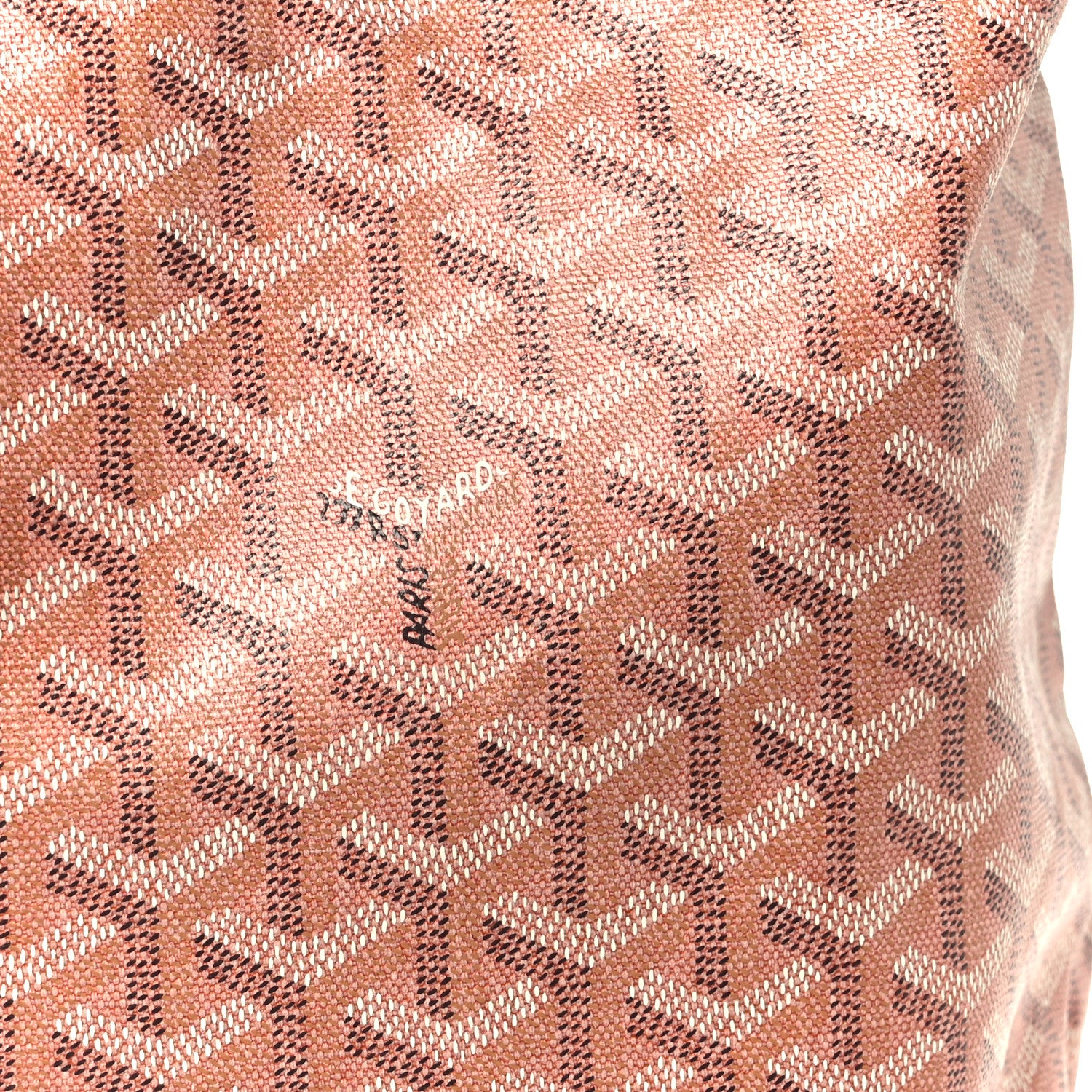 Iridescent Goyardine Saint Louis PM Pearly Coral - Top Club