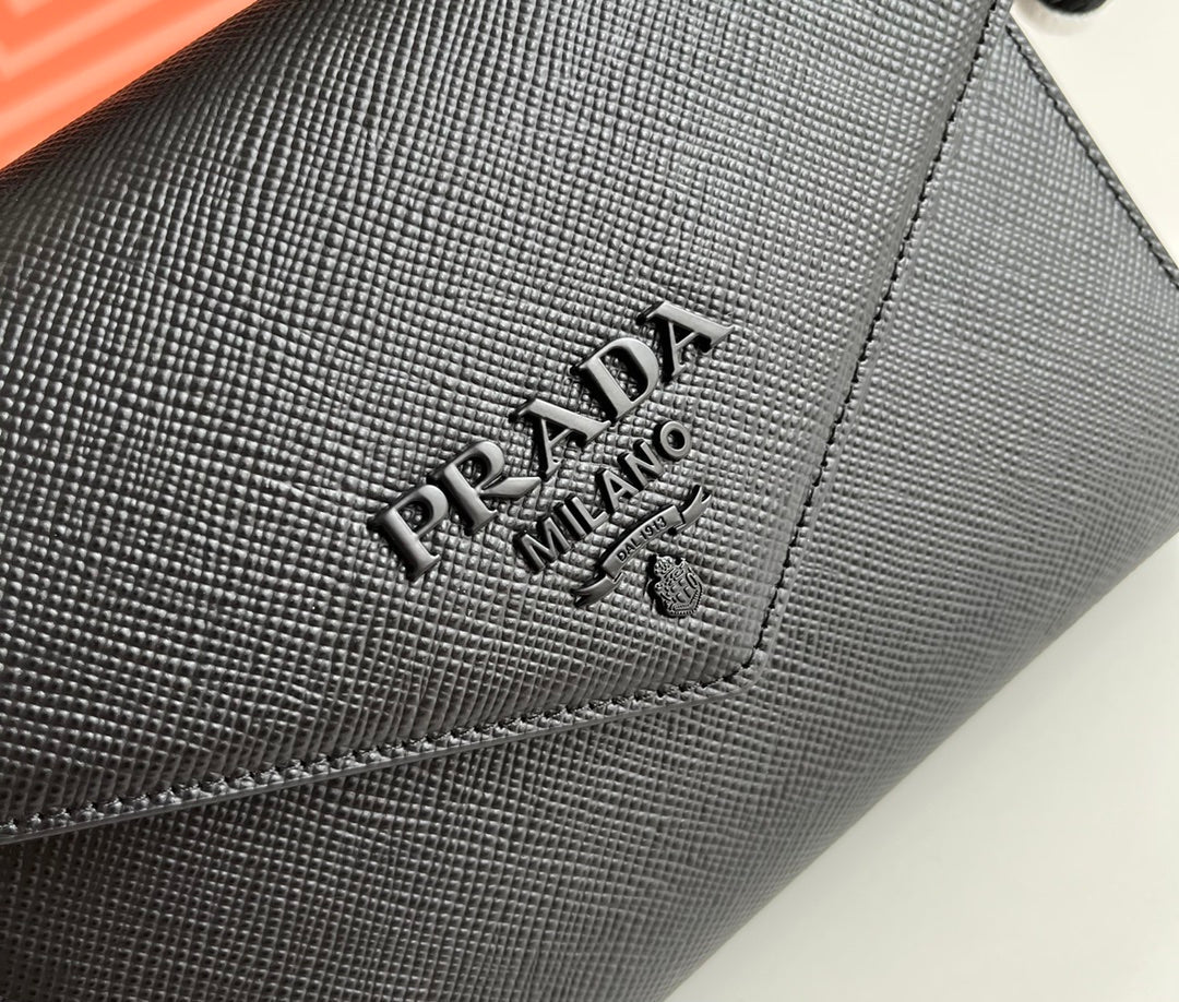Prada Monochrome Saffiano 21 Leather Bag in Black 21x14x6.5cm - Top Club