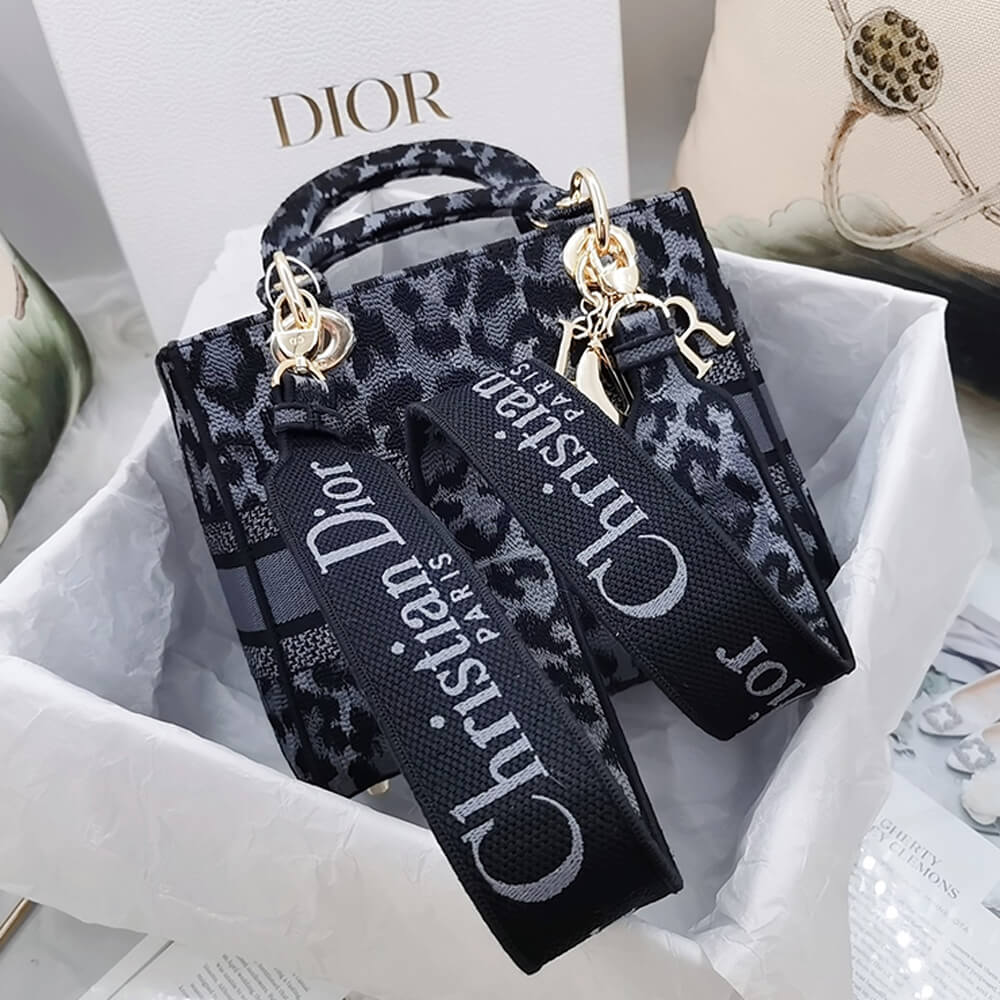 DIOR MEDIUM LADY D-LITE BAG - Top Club