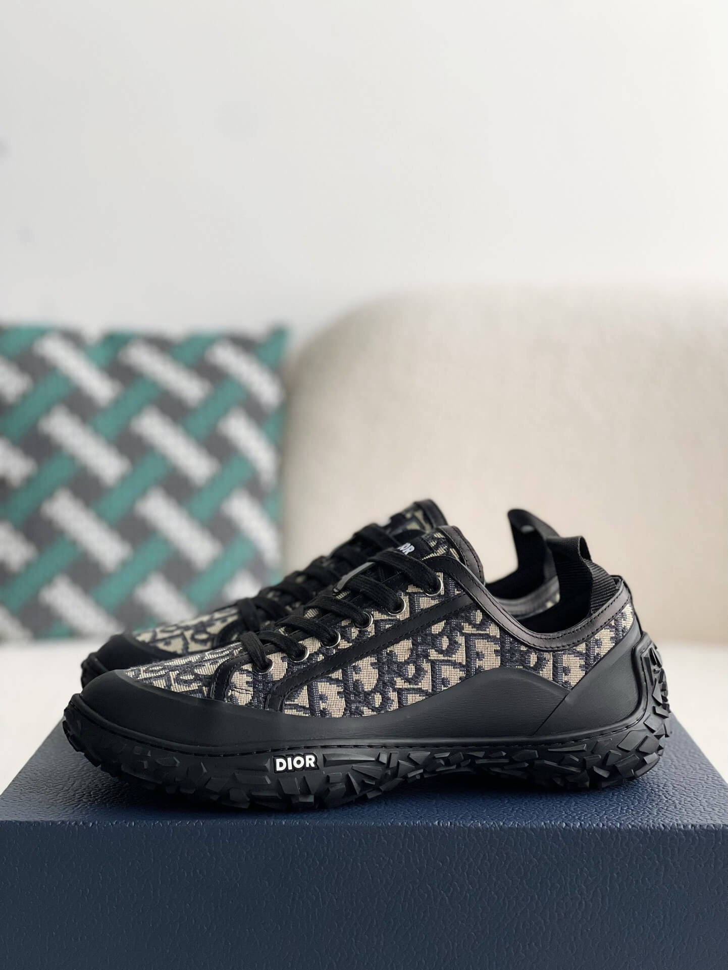 Dior B28 Black Beige Oblique Low Top Trainer - Sneaker Replica Workshop