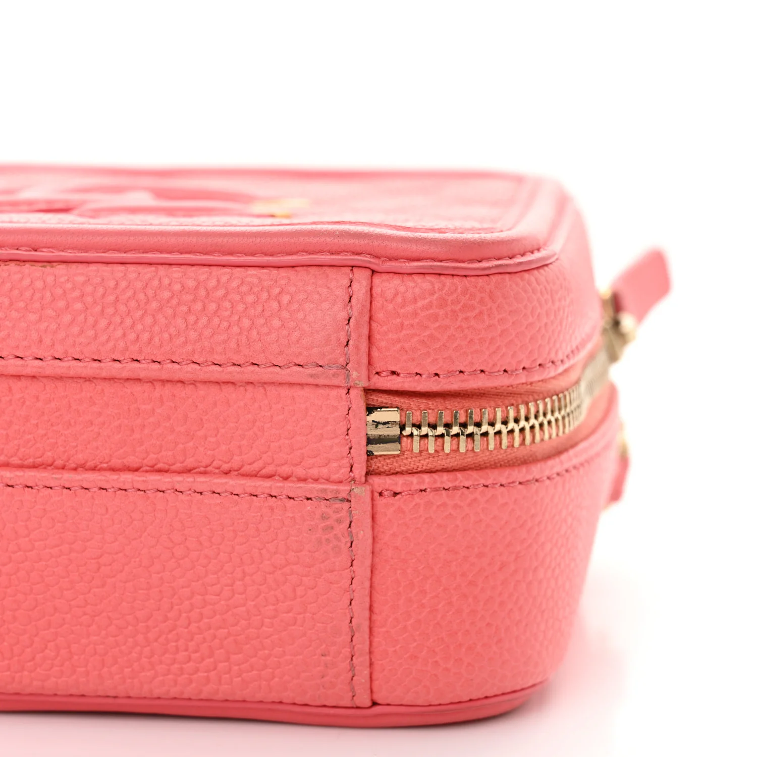 Caviar Quilted Small CC Filigree Vanity Case Coral - Top Club