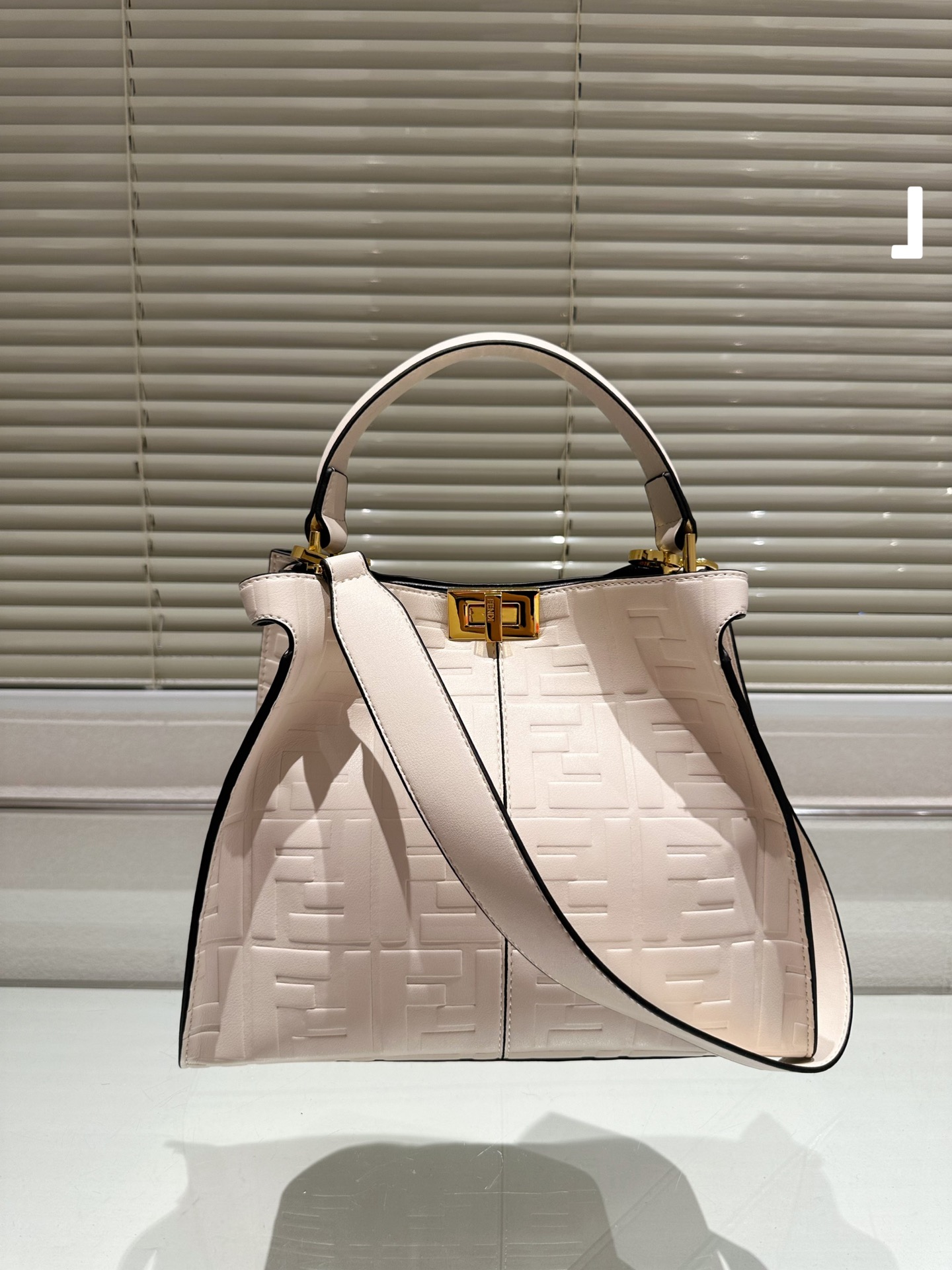 Fen new arrival PEEKABOO tote bag size; 30 * 25cm - Top Club