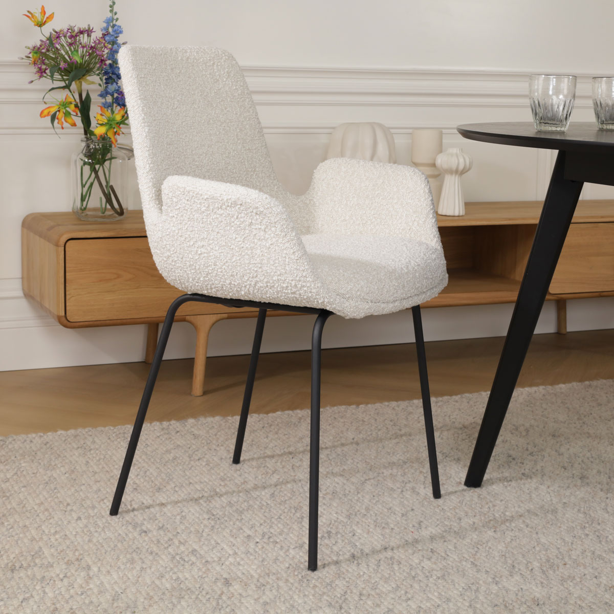 Eetkamerstoel Nora-Eef beige - zwart onderstel - set van 2