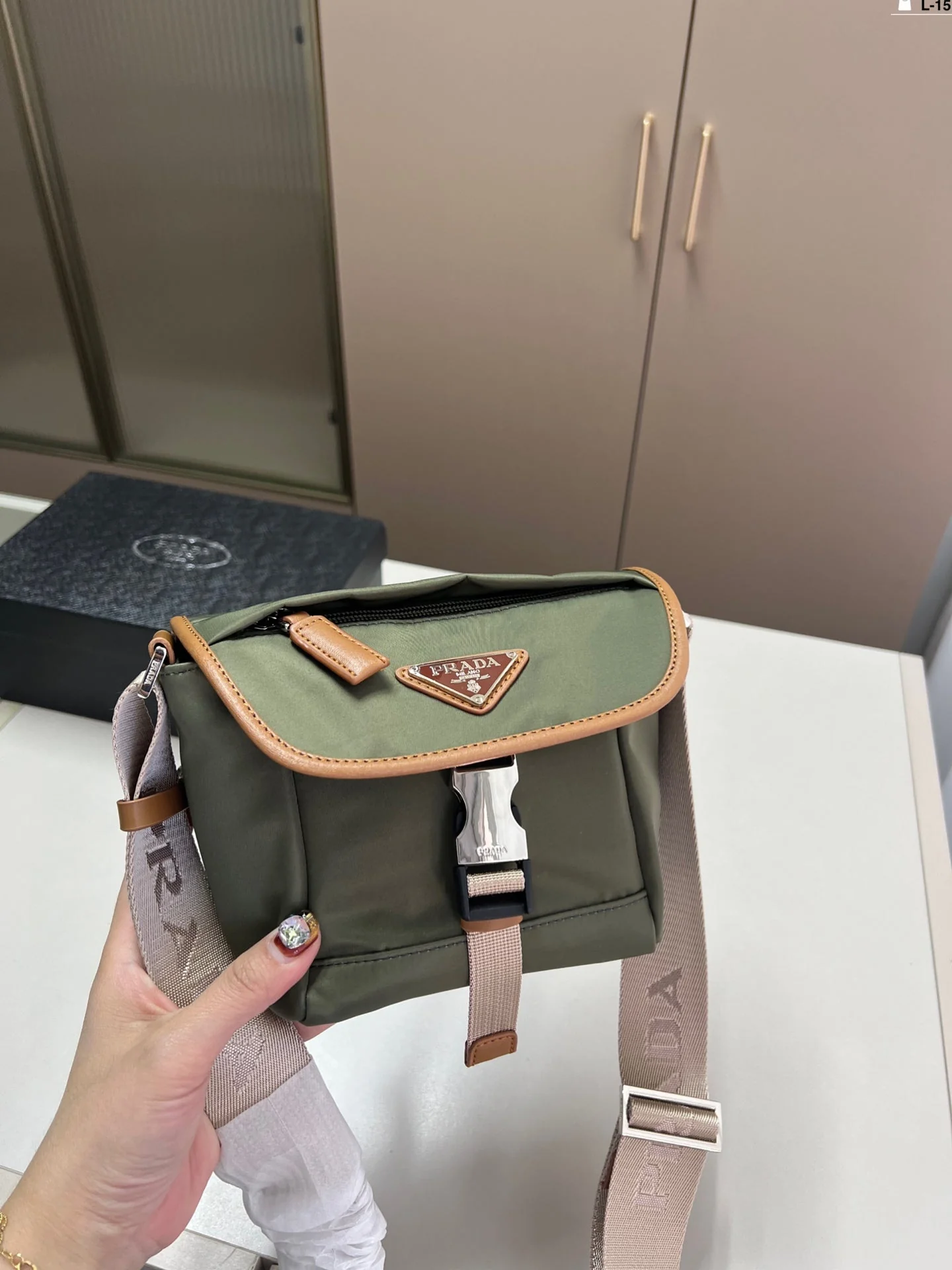 Prada Vintage Messenger Bag Crossbody 16x15cm - Top Club