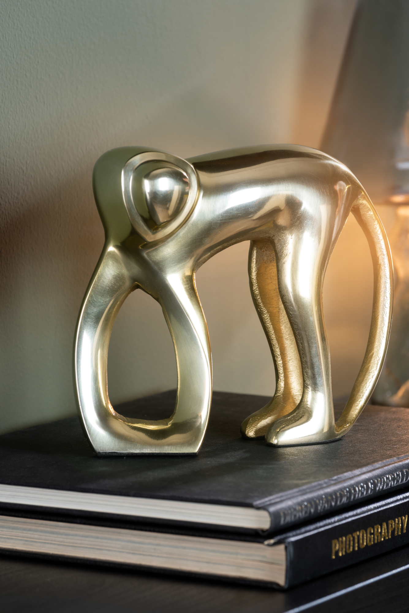 Statue Monkey metal matt white