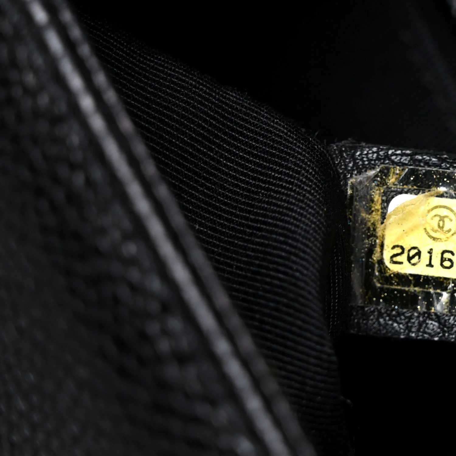 Caviar Quilted Medium Boy Flap Black - Top Club