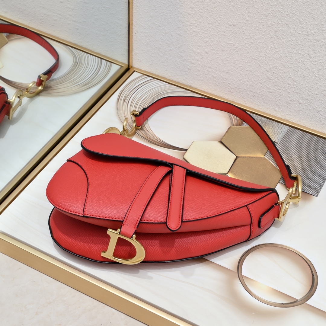 D saddle Be a classic with classics bag size: 25.5 x 20 x 6.5 cm - Top Club