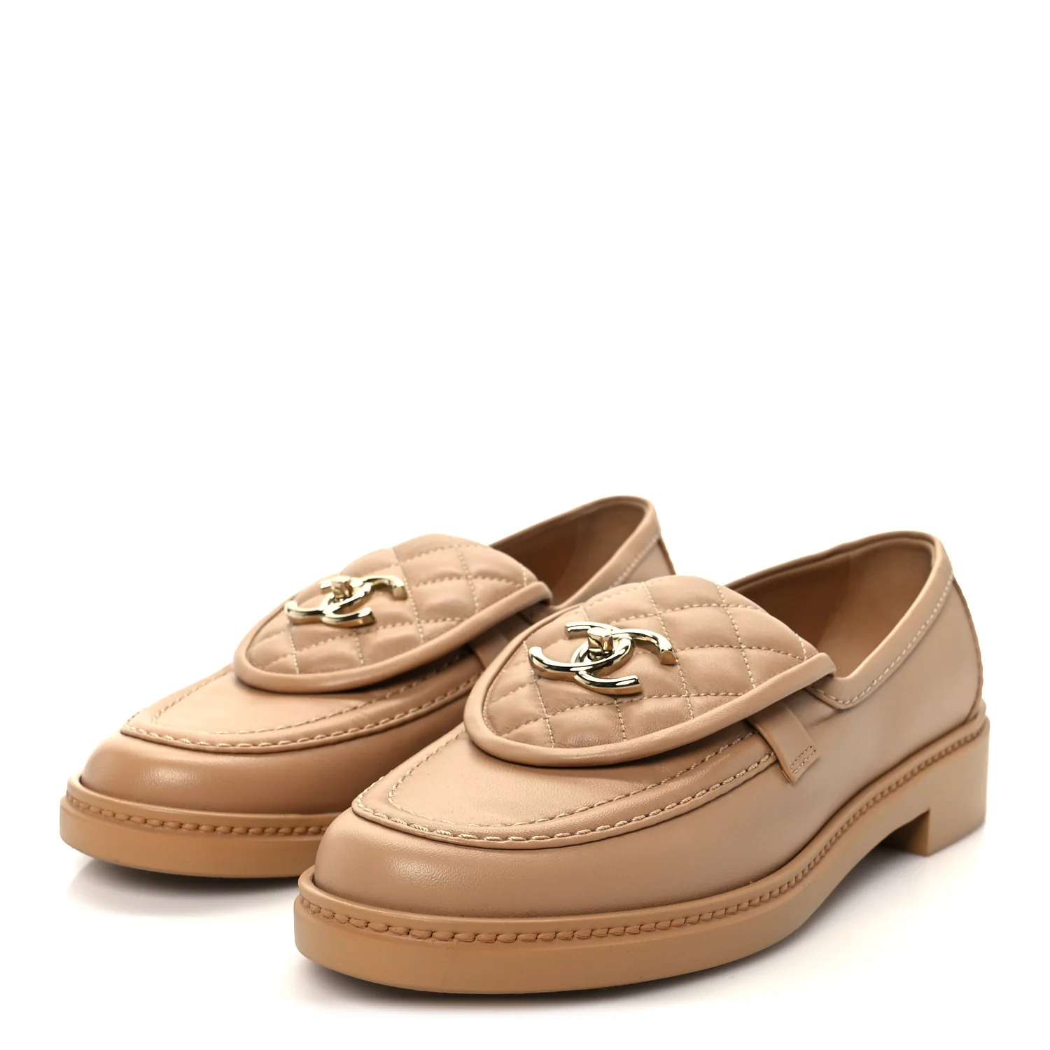 Lambskin Quilted CC Turnlock Moccasins 38 Beige - Top Club
