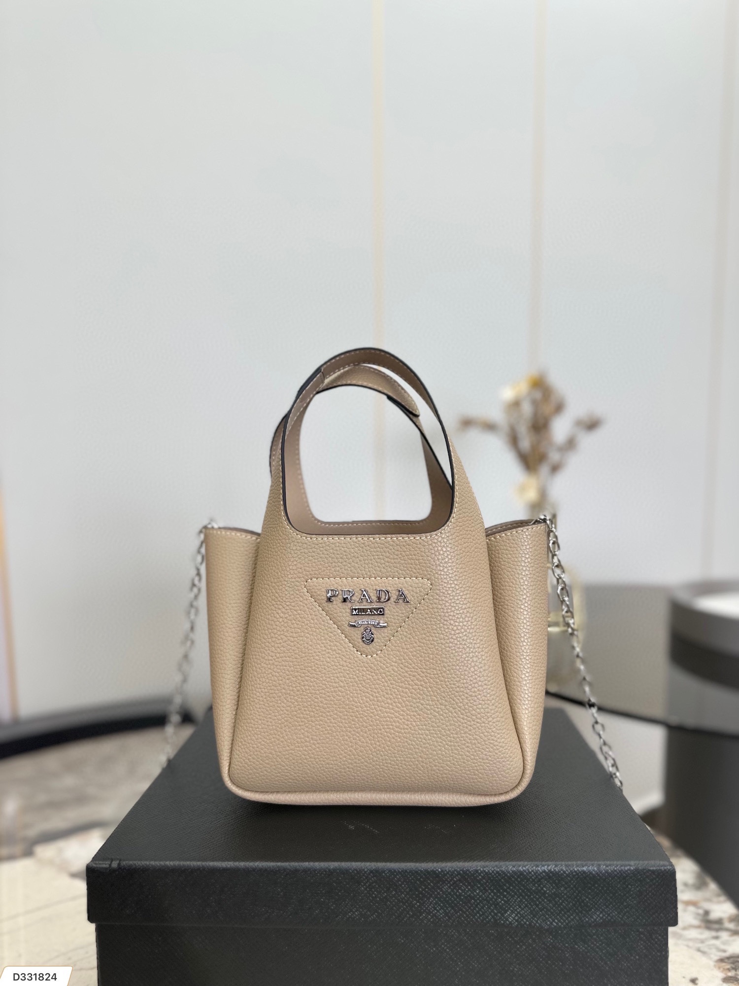 Pra new arrival tote bag size : 20.5 * 16 cm - Top Club