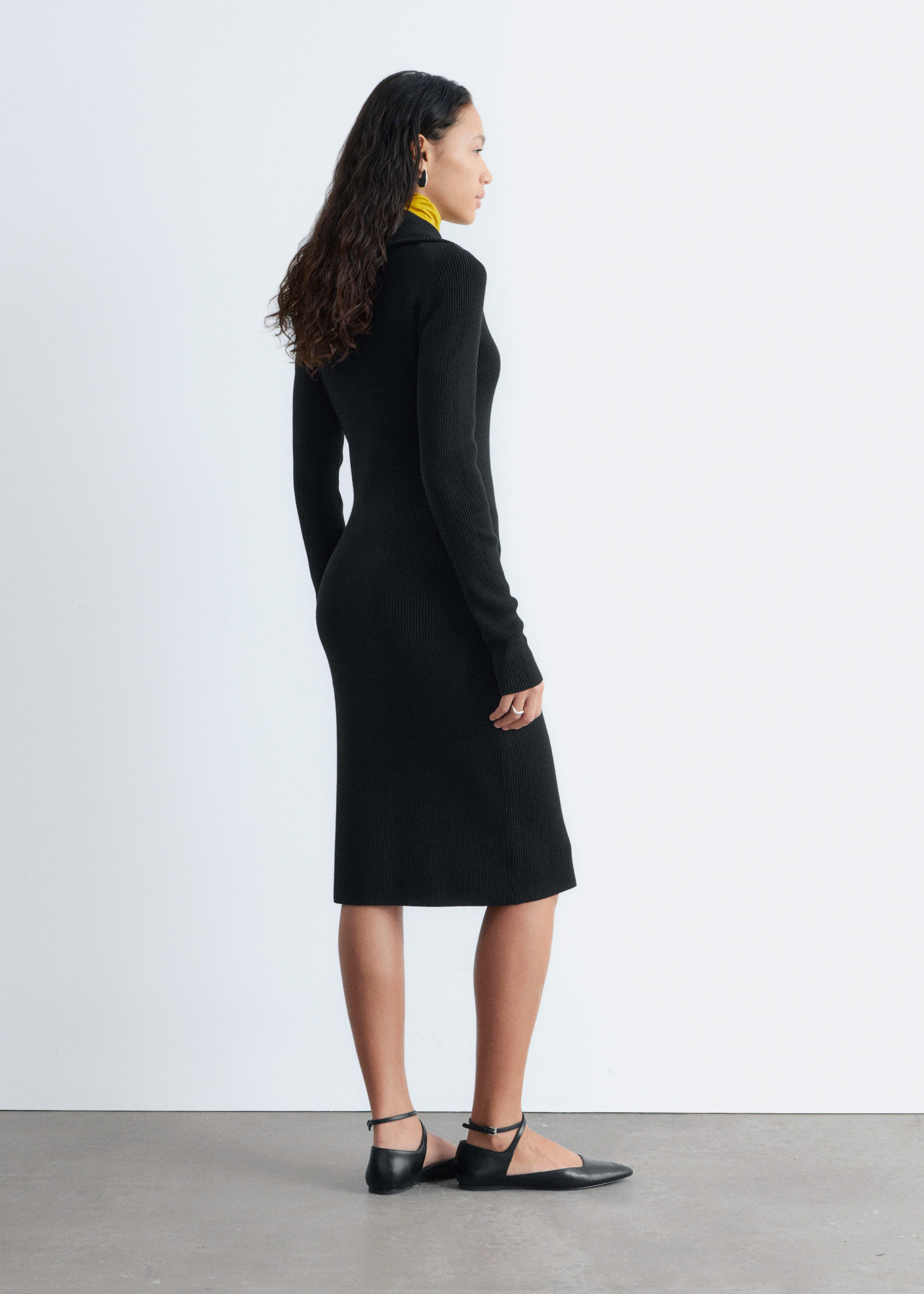 & Other Stories RIBBED ZIP-FRONT MIDI DRESS