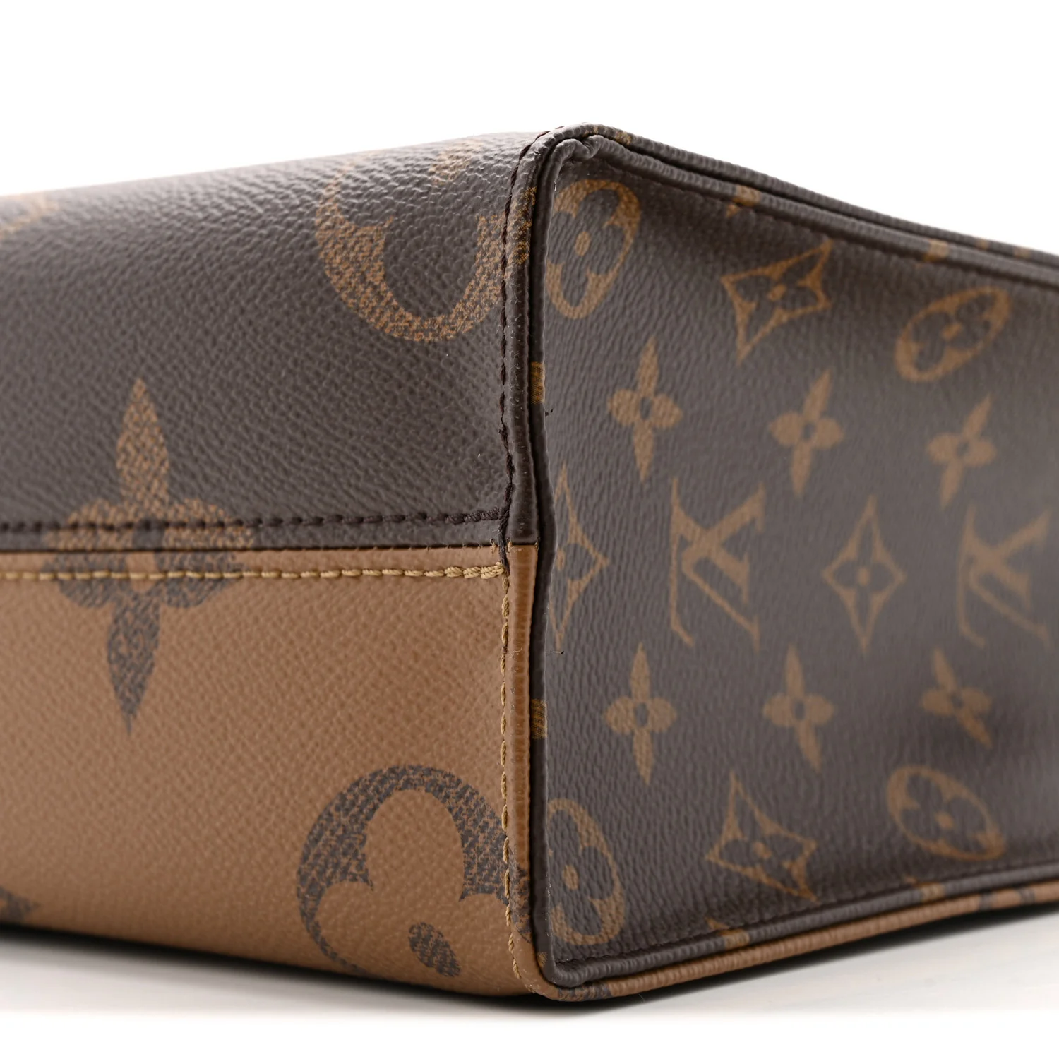 Reverse Monogram Giant Onthego PM - Top Club