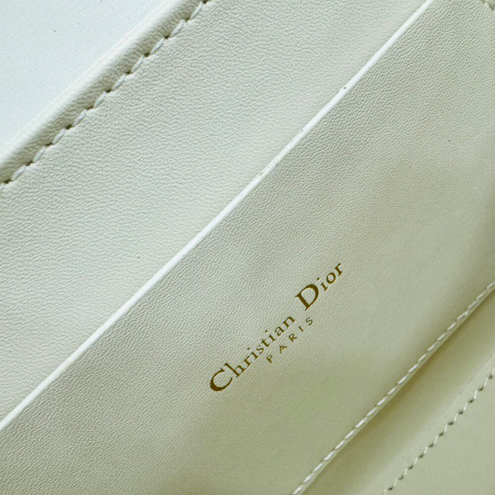 Medium 30 Montaigne Avenue Top Handle Bag - Top Club