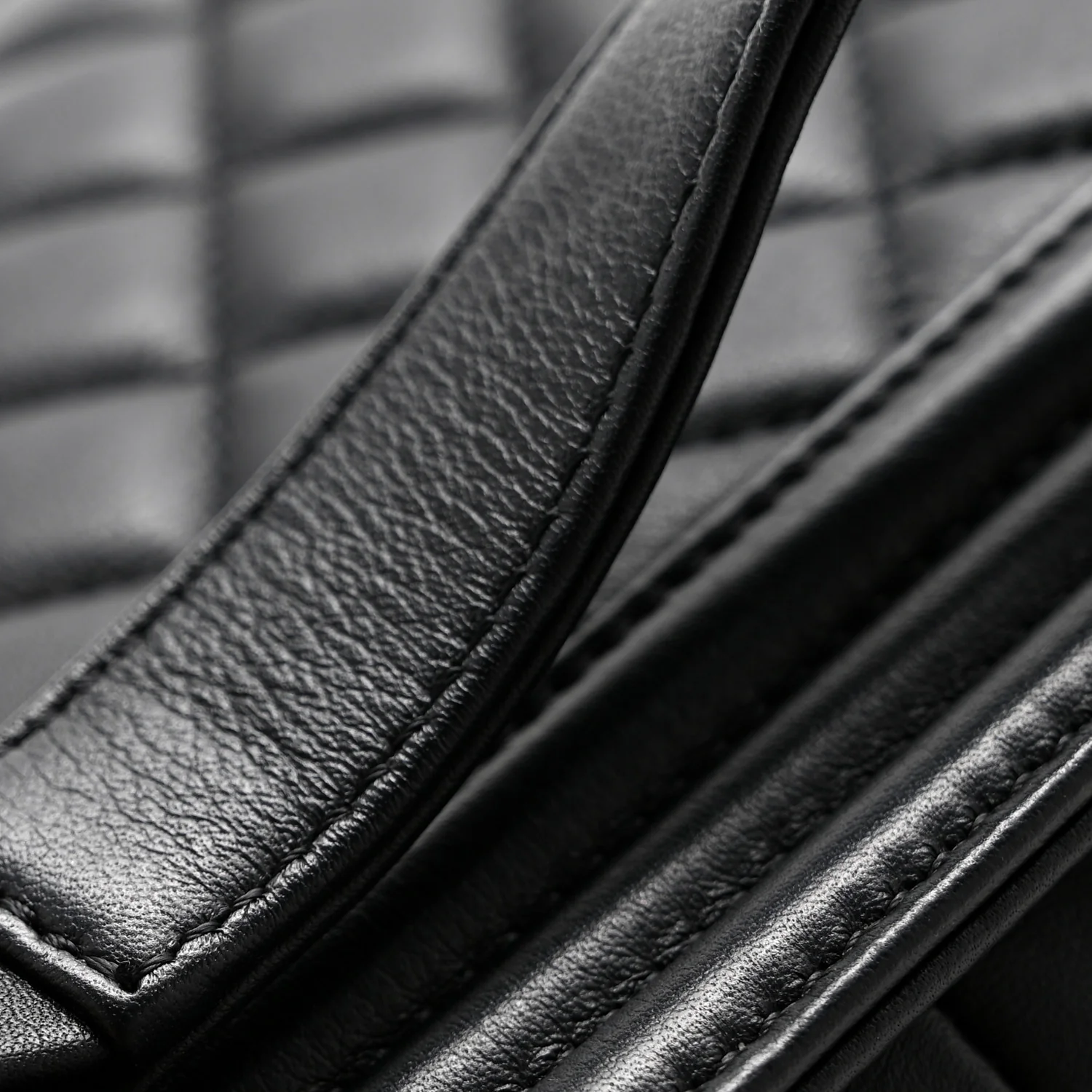 Lambskin Quilted Medium Boy Flap Black - Top Club
