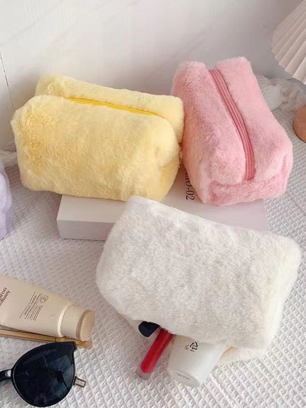 Plush makeup bag in macaron colors, sweet and large-capacity storage bag, high-value bag