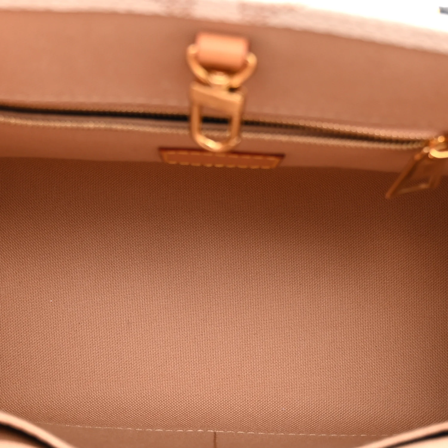 Monogram Dune Giant Onthego PM - Top Club