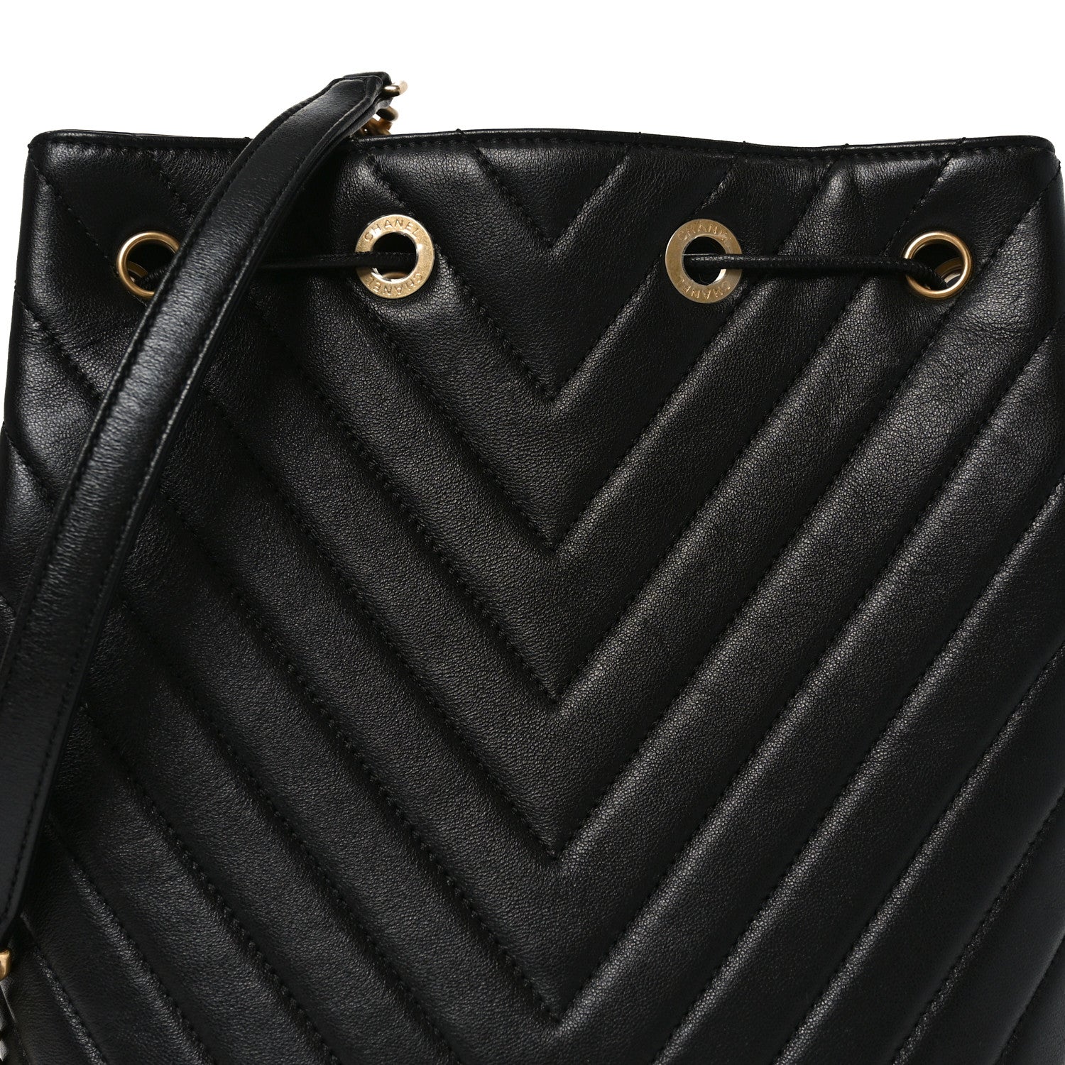 Sheepskin Chevron Quilted Drawstring Bag Black - Top Club