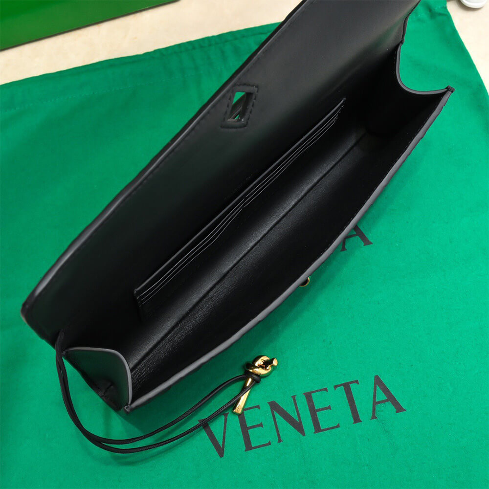 Bottega Veneta Andiamo Clutch(HIGH-END GRADE) - Top Club