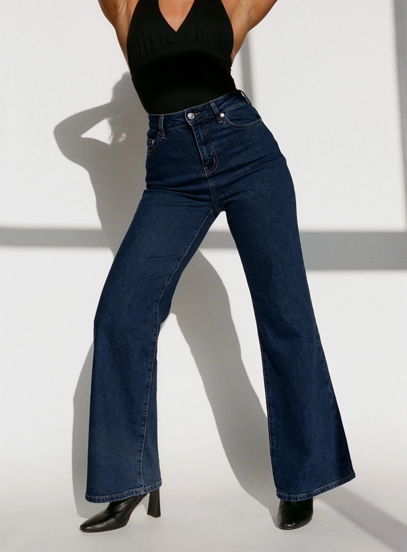 Thearlie High Rise Flared Jeans Dark Wash