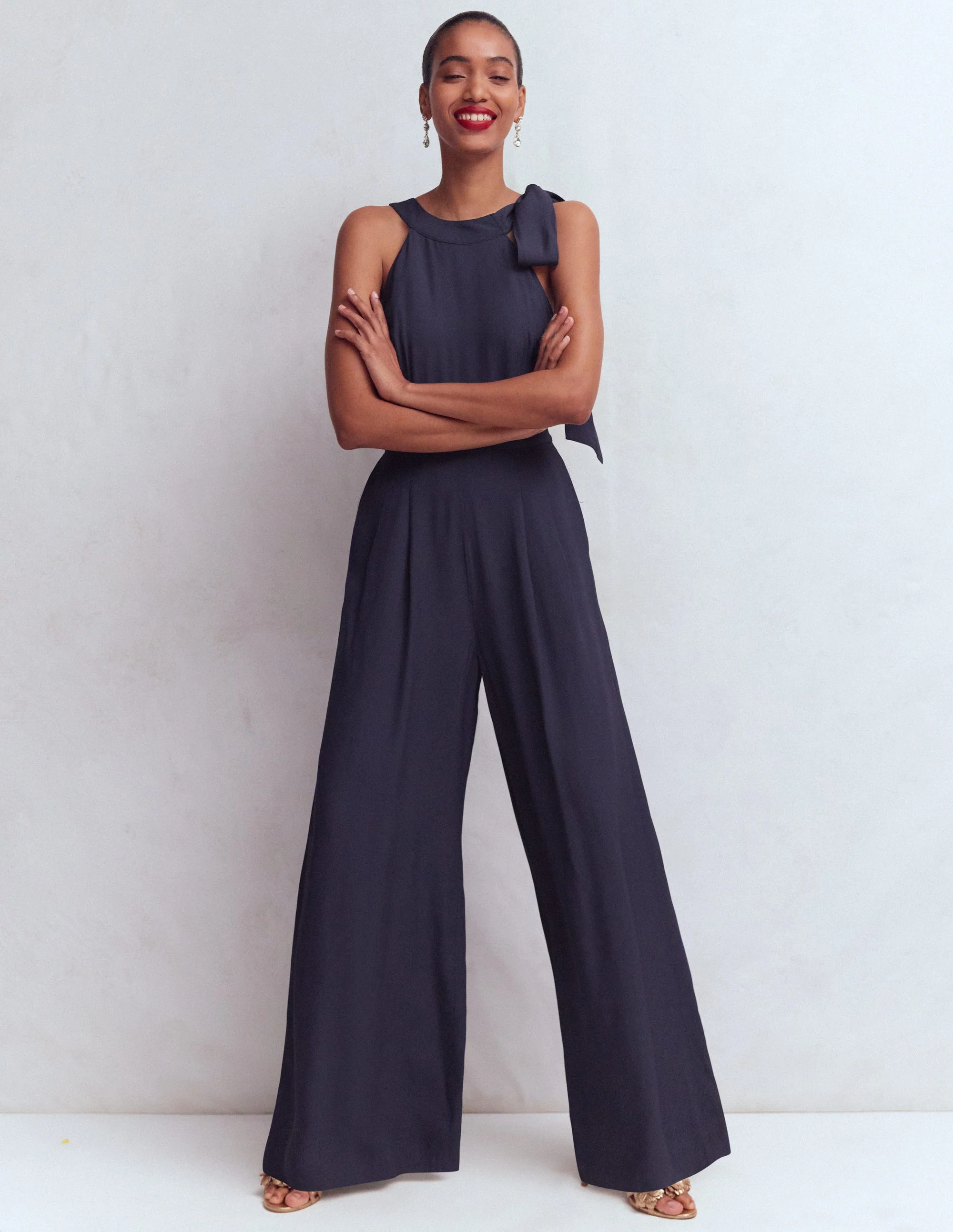 Neckholder-Jumpsuit zum Binden-Marineblau