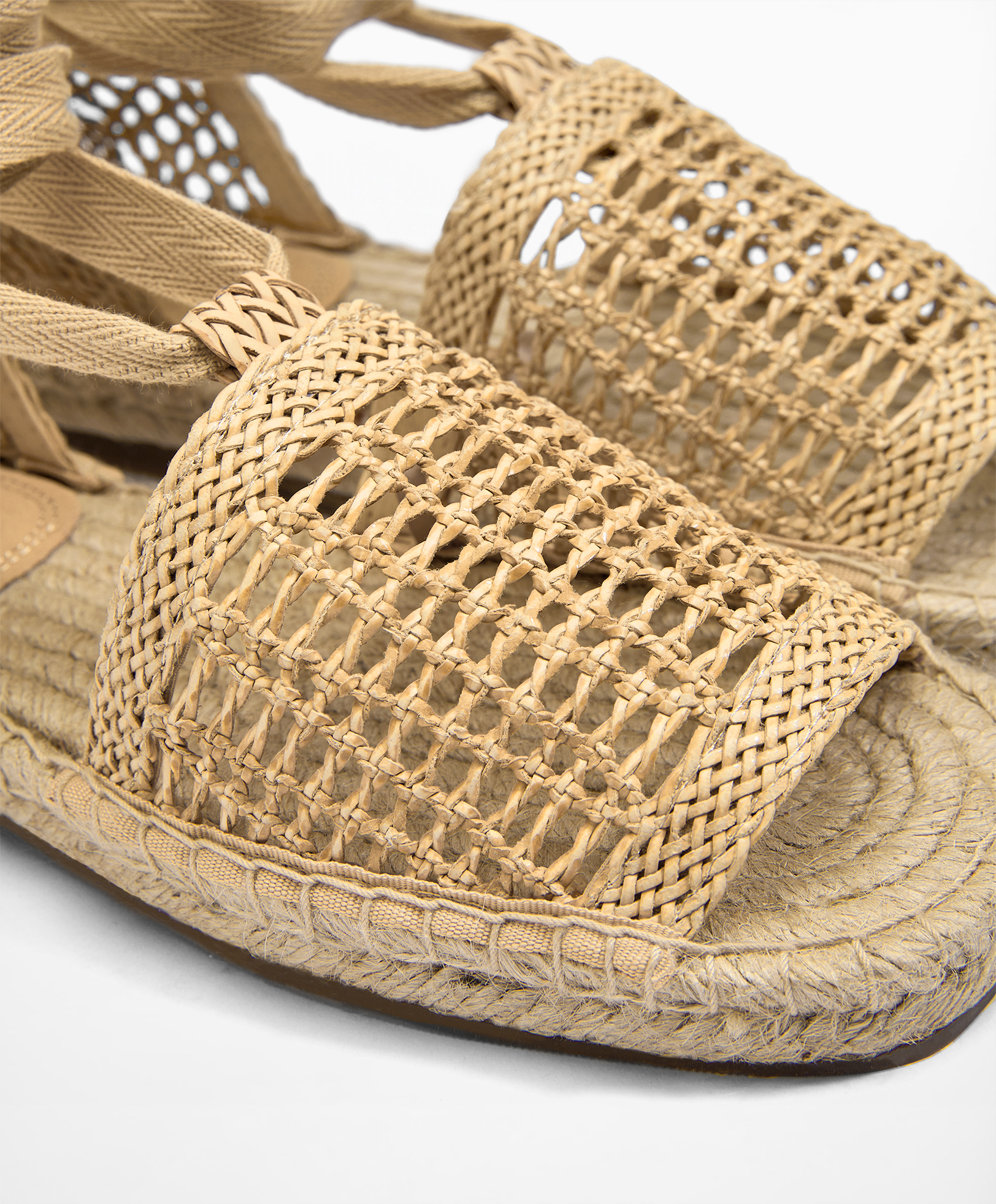 OYSHO Braided jute sandals