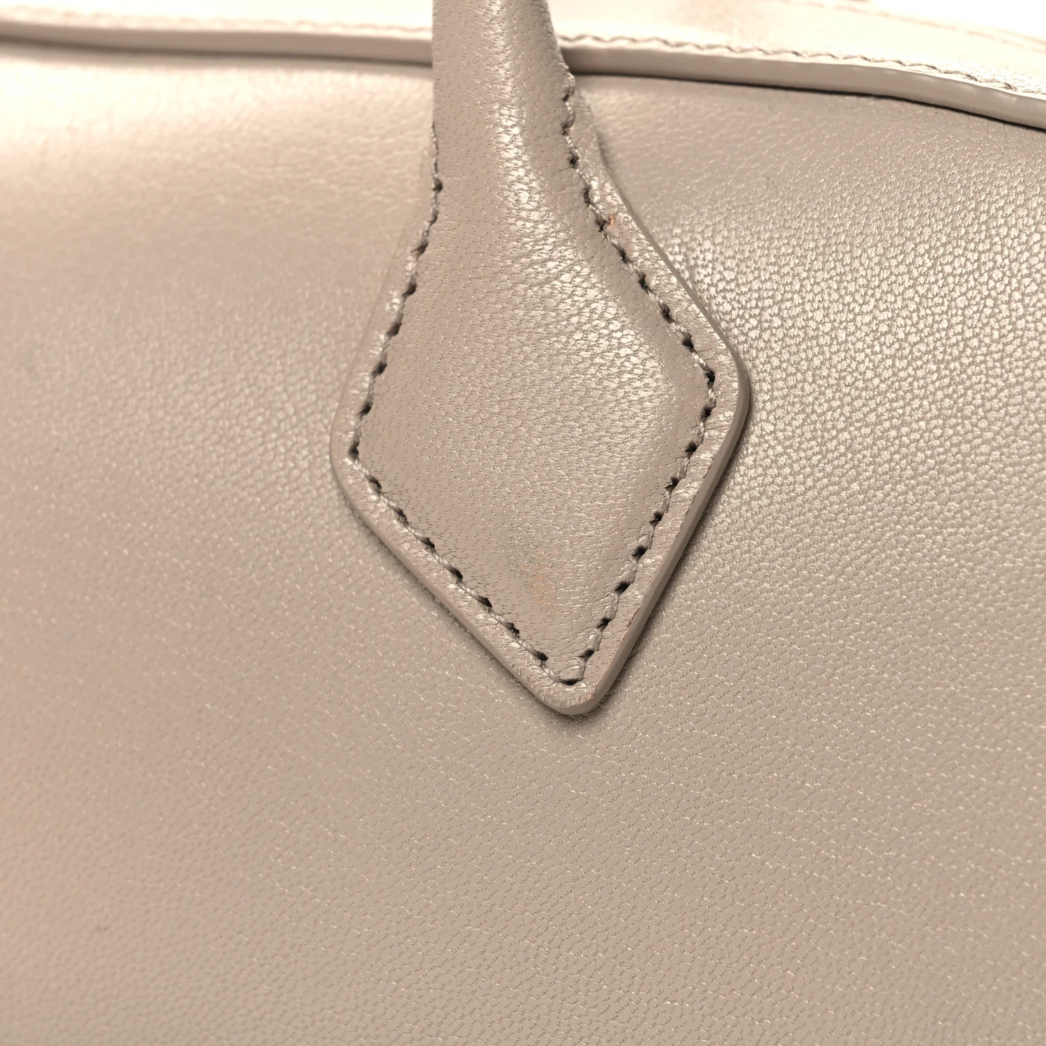 Shiny Goatskin Medium Le Teckel Bag Grege - Top Club