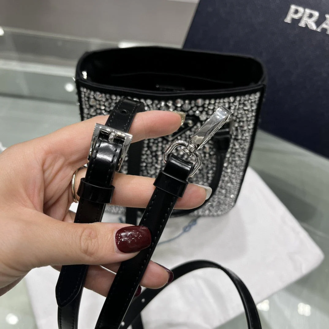 Prada Black Crystal Bag 15x17.5x5cm - Top Club