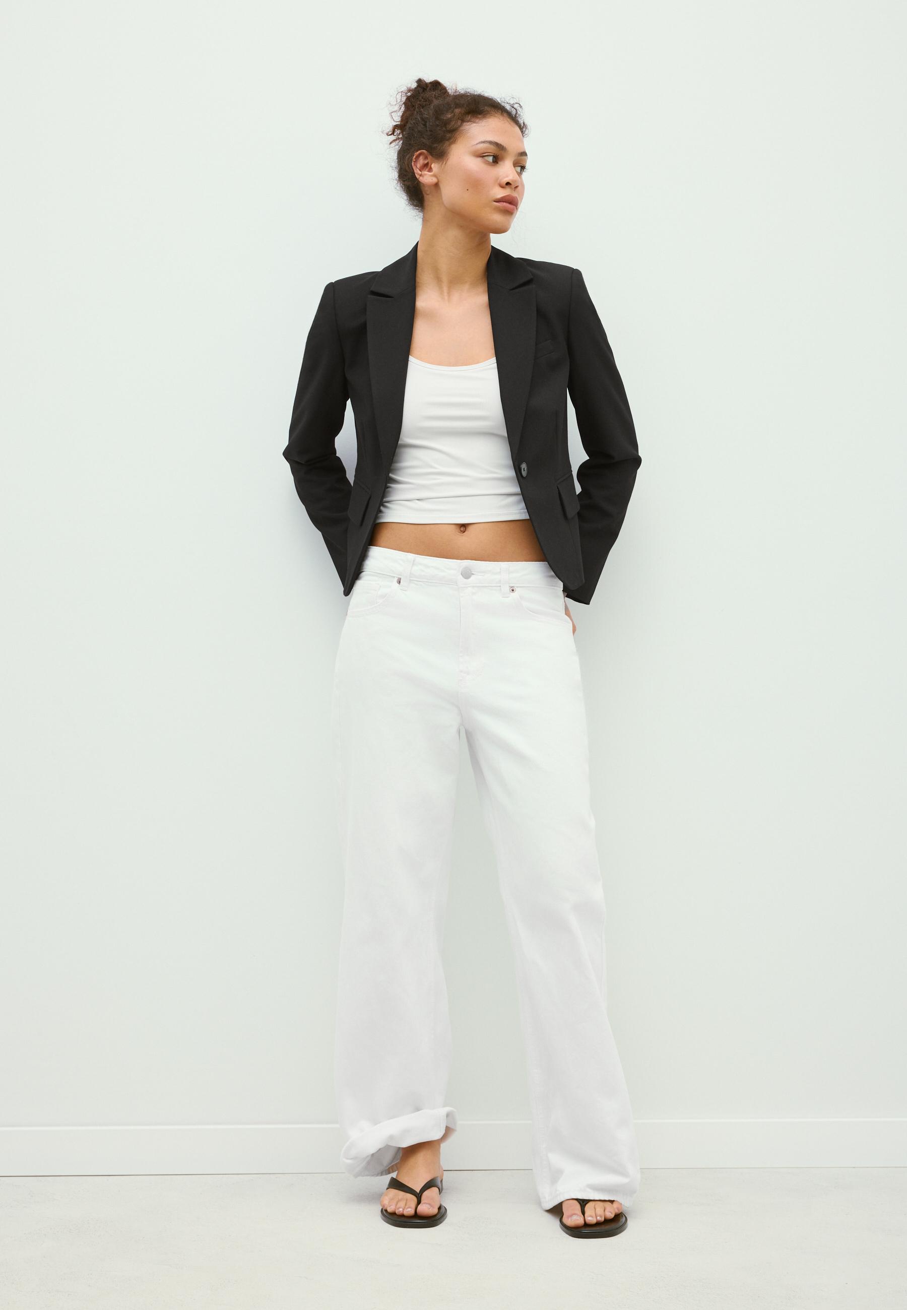 SHORT BLAZER
