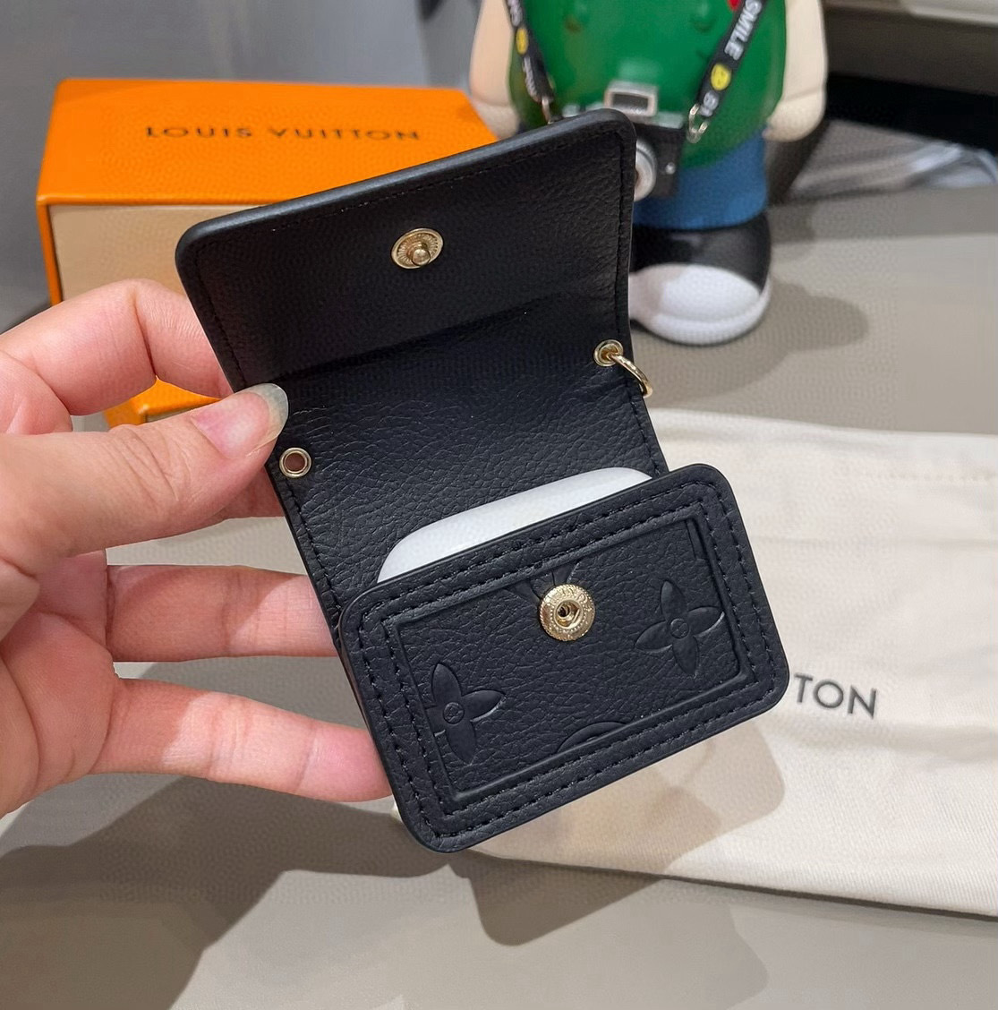 Louis new arrival coin earphone bag wallet 002 - Top Club