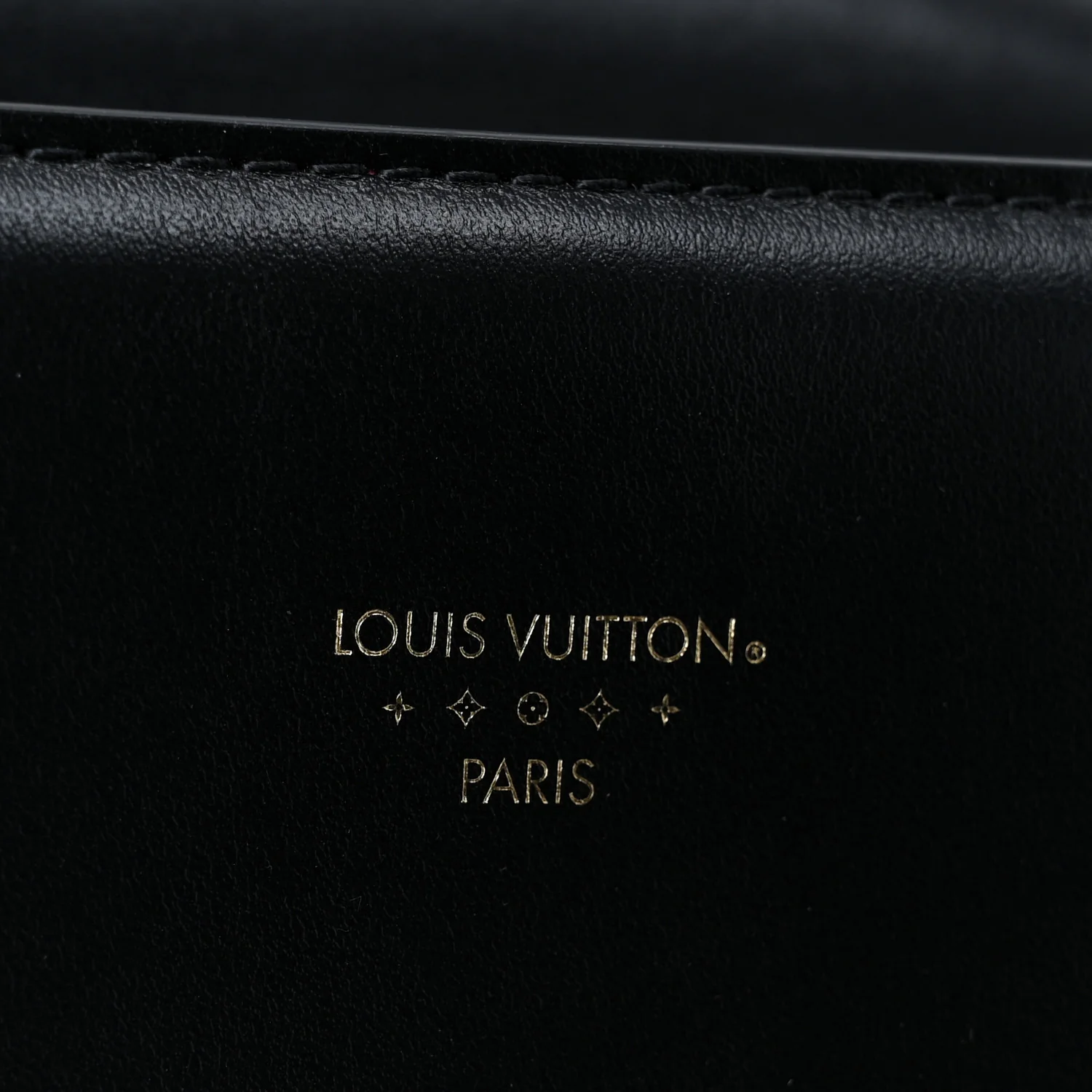 Smooth Calfskin LV Pont 9 Black - Top Club