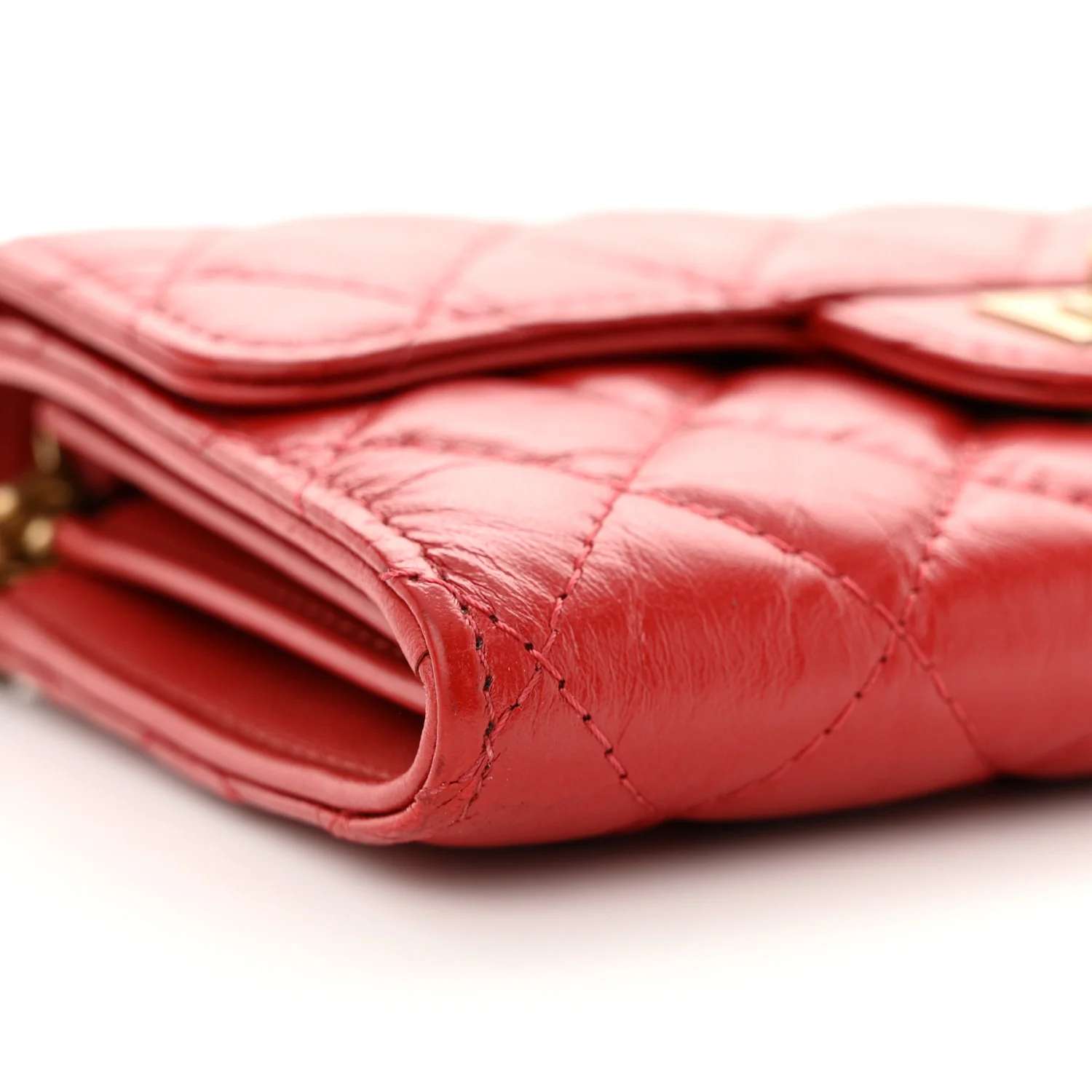 Aged Calfskin Quilted 2.55 Reissue Clutch With Chain Red - Top Club