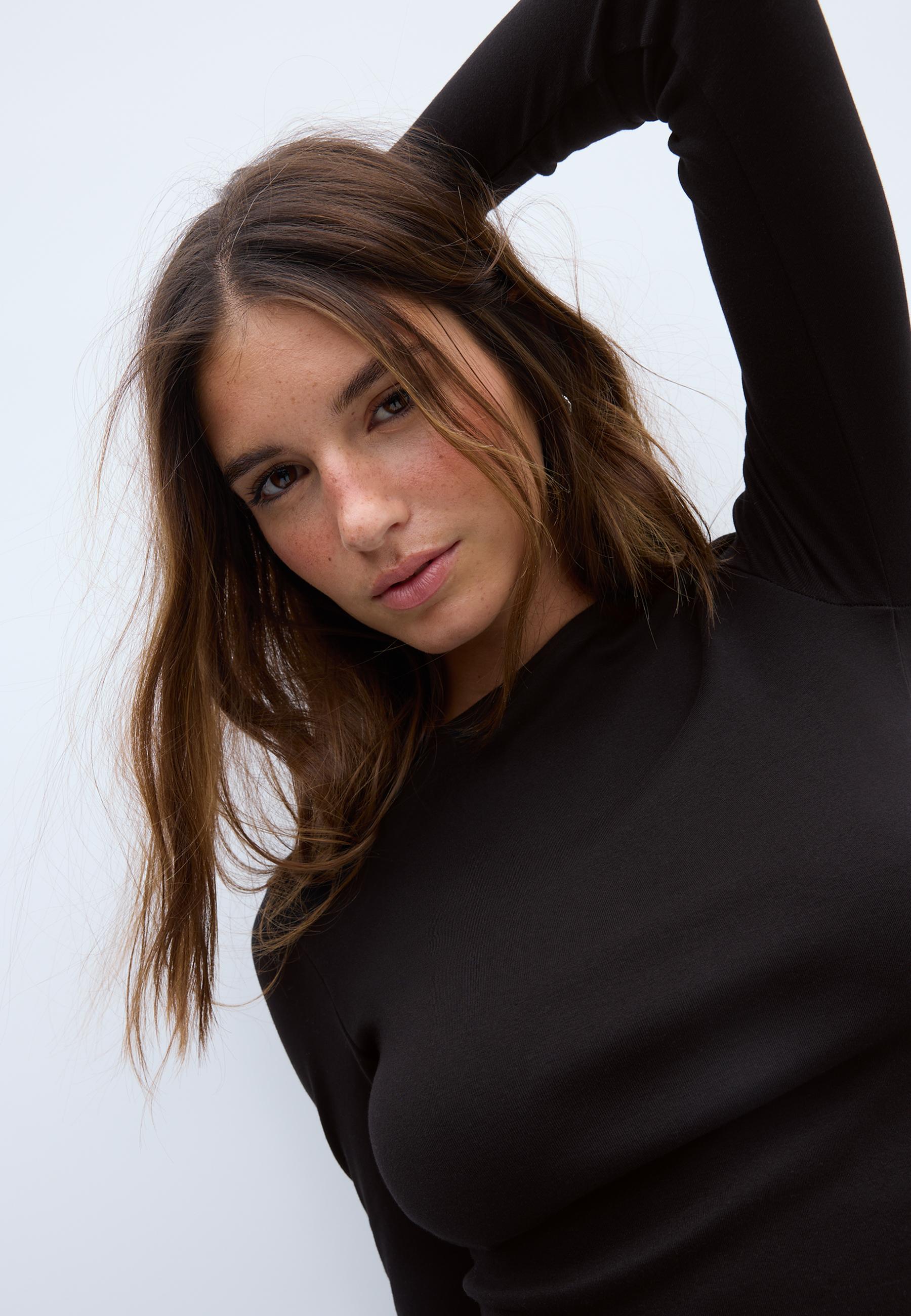 LONG SLEEVE BASIC T-SHIRT