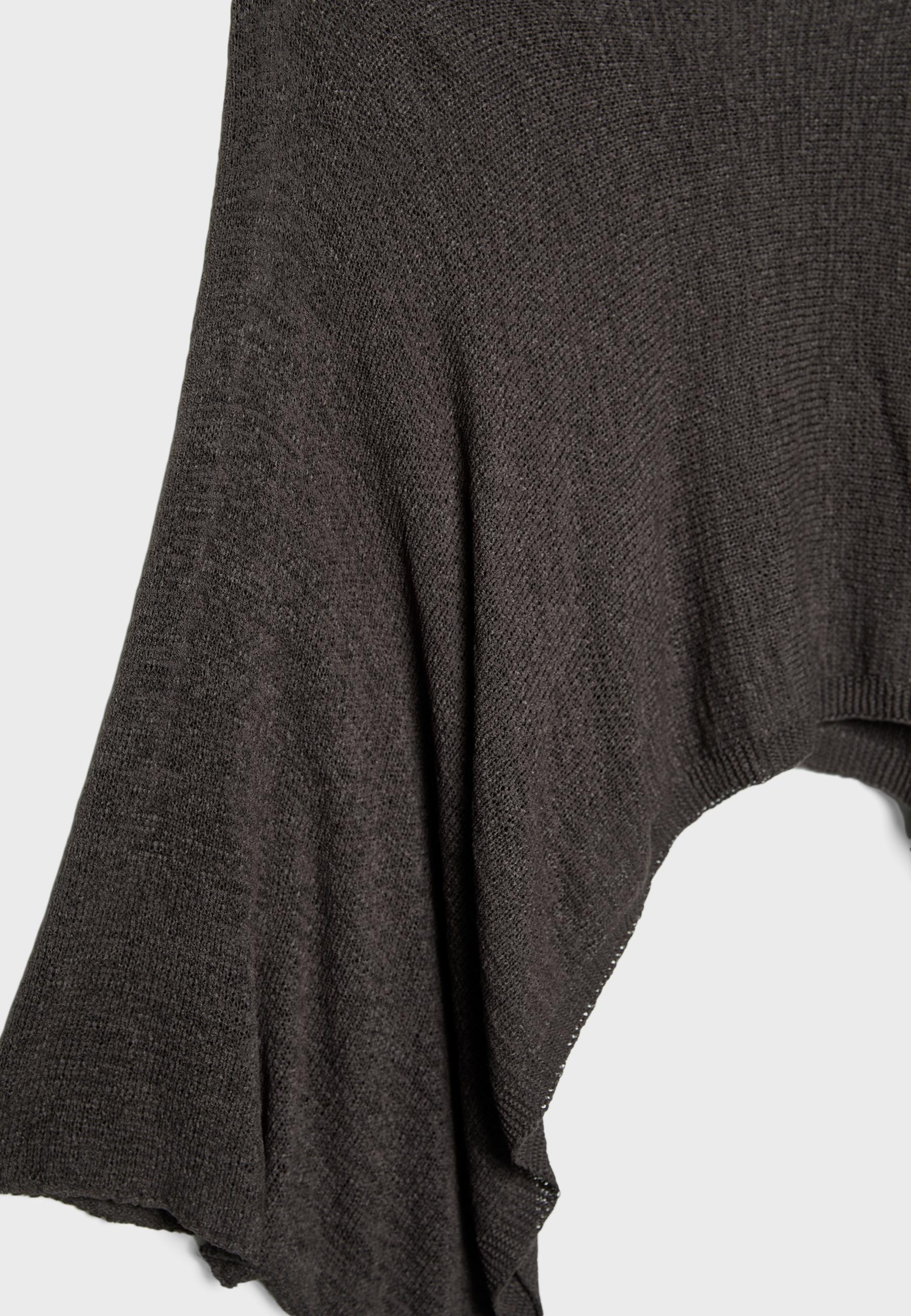 FINE KNIT CAPE
