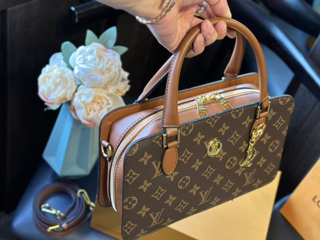 Louis new arrival vintage handbag size: 25 cm - Top Club