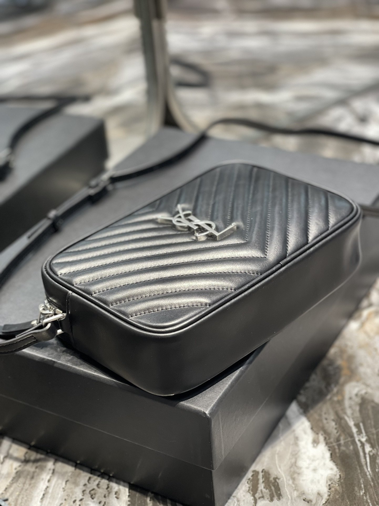 Y Lou Camera Bag Black With Silver Toned Hardware - Top Club