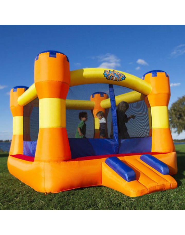Play Palace Inflatable Bounce House from Blast Zone
