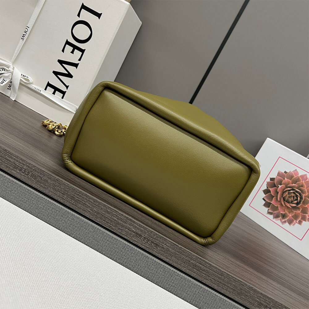 Loewe Small Squeeze bag in nappa lambskin - Top Club