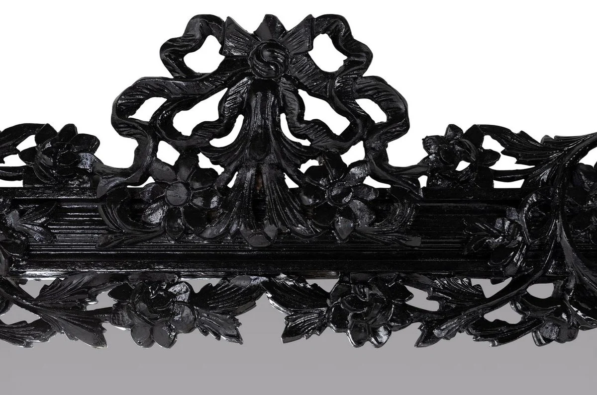 From the luxury collection of Casa Padrino!