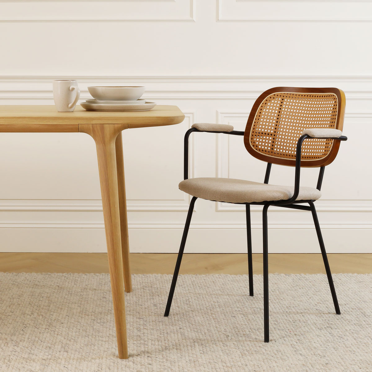 Eetkamerstoel Jolie rotan beige met armleuningen