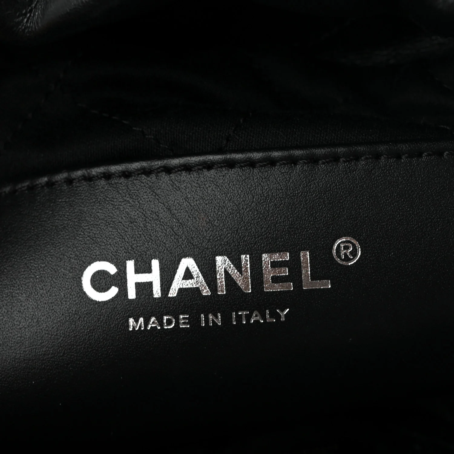 Shiny Calfskin Quilted Mini Chanel 22 So Black - Top Club