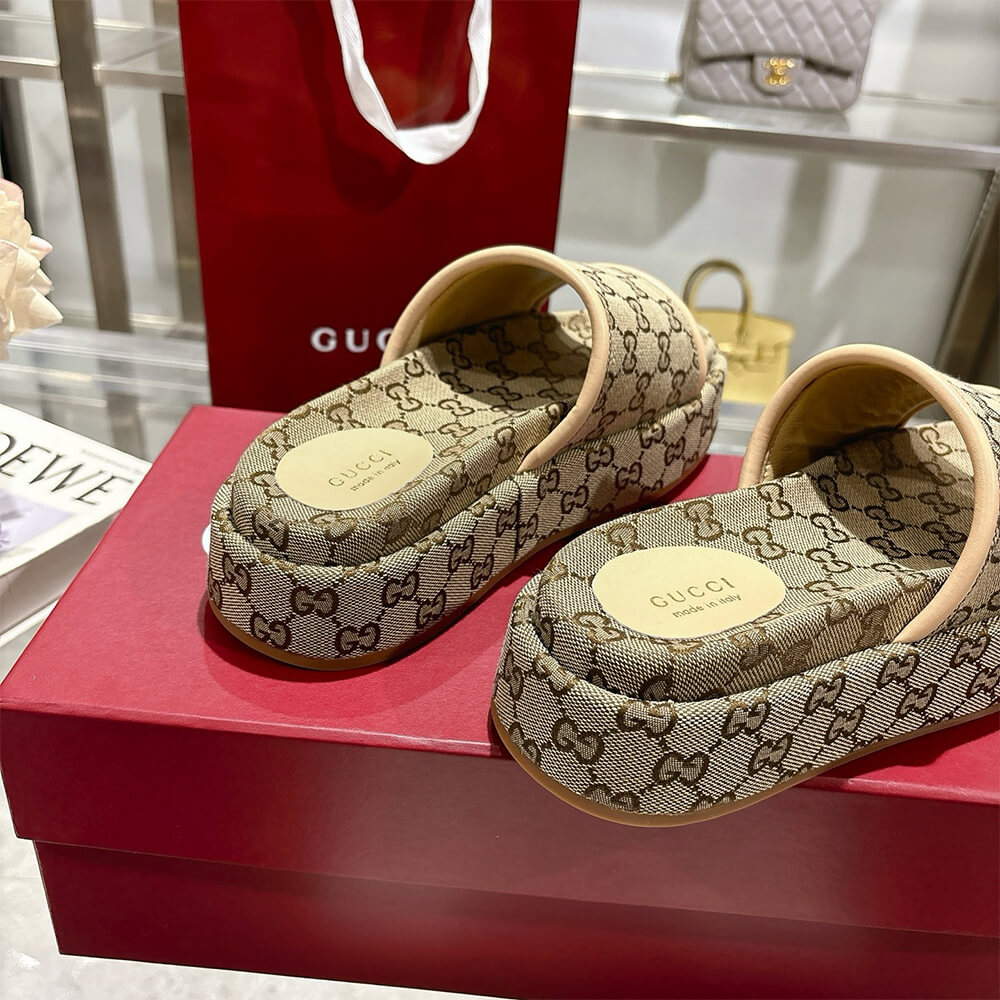 GUCCI Women s GG platform sandal - Top Club