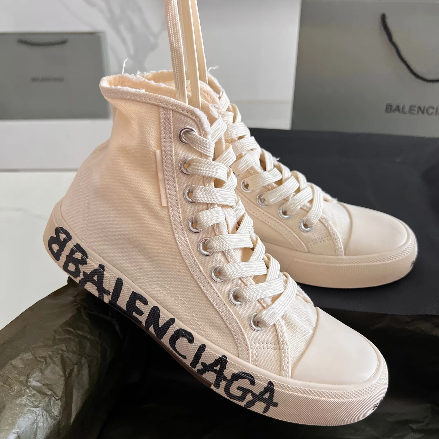 Balenciaga Unisex Beige High-Top Canvas Sneakers with Brand Logo Sole for Elevated Street Luxury - Sneaker Replica Workshop