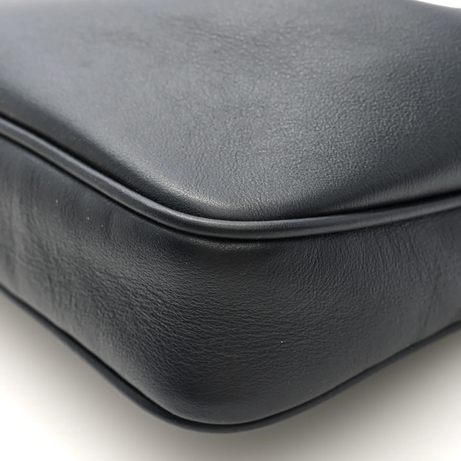 Natural Smooth Calfskin Rodeo Sling Pochette Black - Top Club