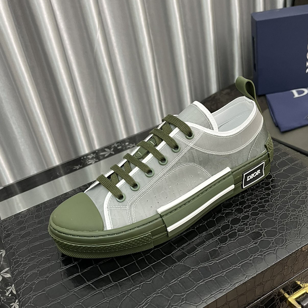 Dior B23 green Shoes - Sneaker Replica Workshop