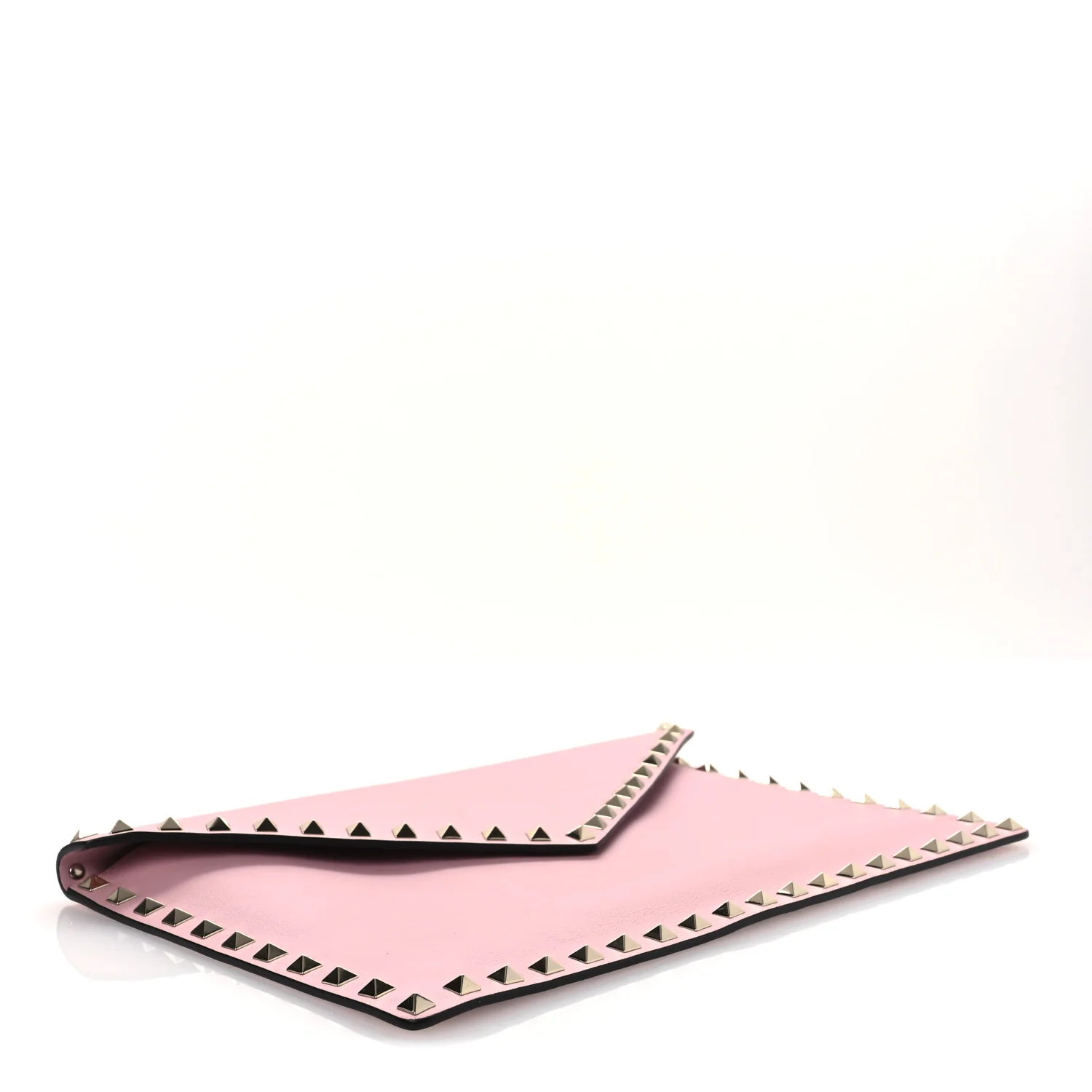 Pebbled Calfskin Large Rockstud Envelope Clutch Water Rose - Top Club